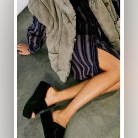 Free People Flatform Sandal. Brand new. Never worn. - Picture 5 of 10